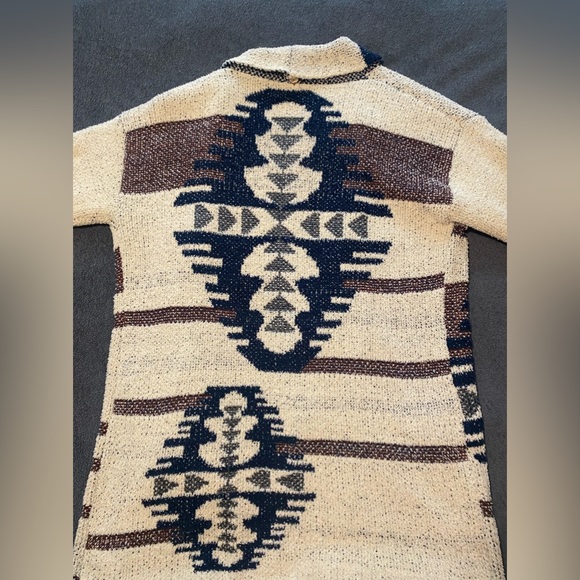 Boutique Aztec Print Cardigan - Picture 2 of 3